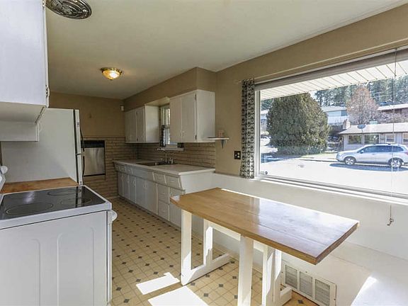 4th image of 3625 E 15th Ave