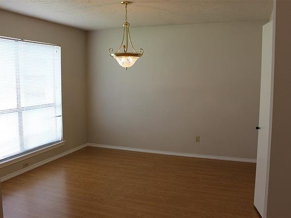4th image of 4021 Cavalry Dr