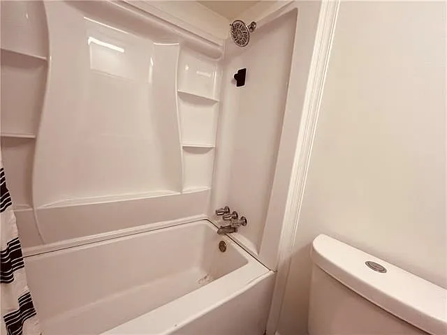 2209 Hampton Dr — Photo 7