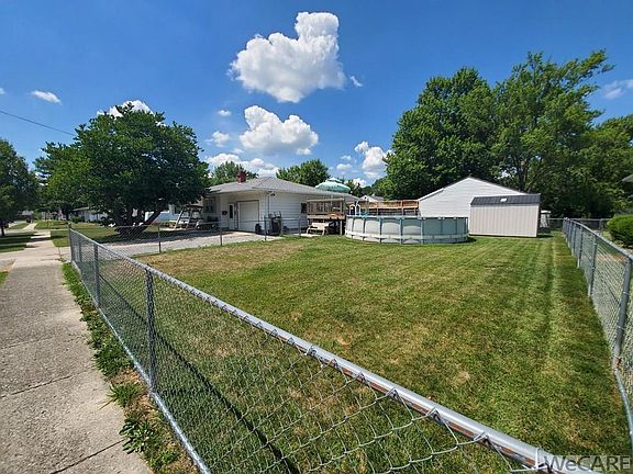 2nd image of 836 W Ashton Ave