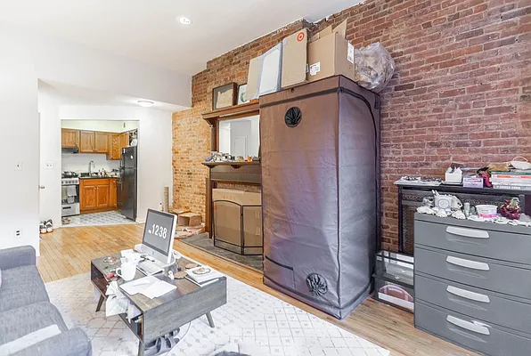 Rented by Bond New York | media 12