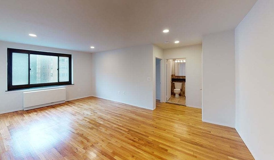 1st image of 284 Mott St APT 4L