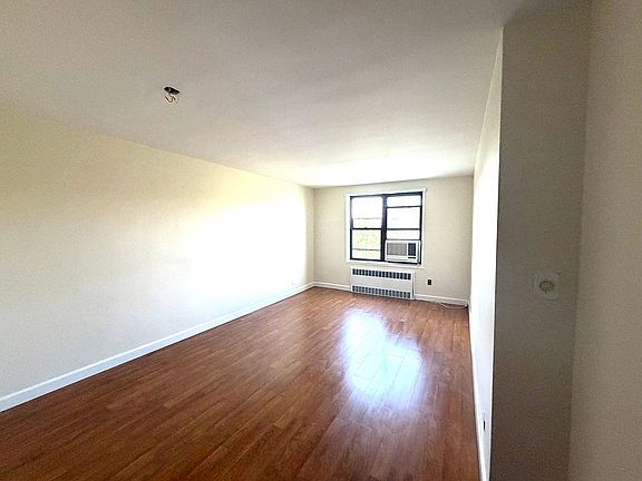 4th image of 8810 34th Ave APT 6A