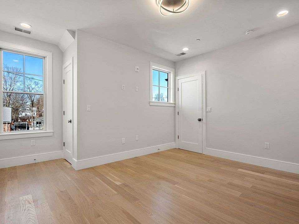 1st image of 4 Knowles St #4
