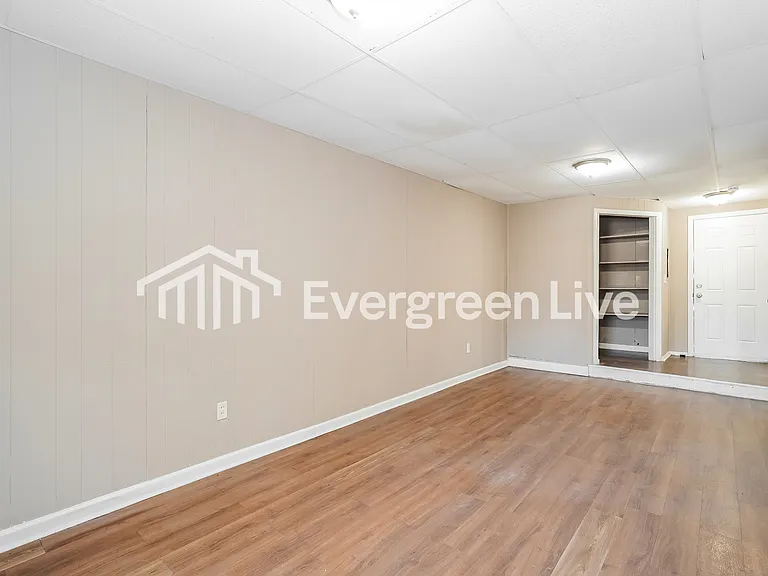 1634 Huxley Dr — Photo 7