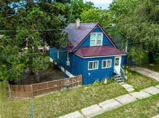 911 4th St, Reedsburg, WI 53959