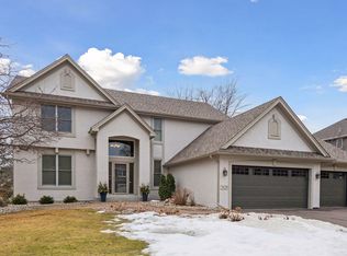 7428 Bent Bow Trl, Chanhassen, MN 55317