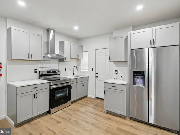 744 Romana Gonzalez St, Camden, NJ 08103