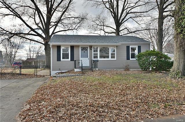 1st image of 215 Elmdale Ct
