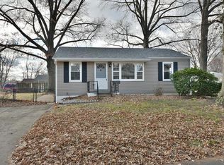 215 Elmdale Ct, Florissant, MO 63031