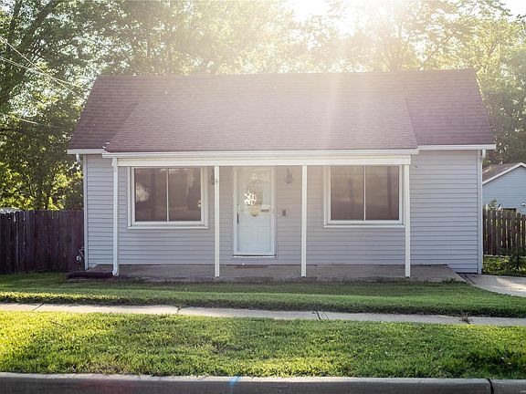 3rd image of 159 Reading Ave