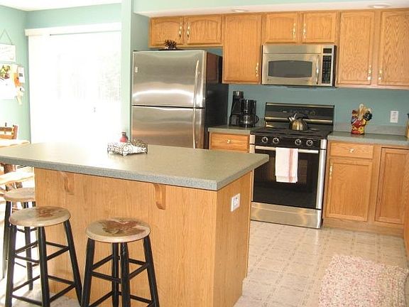 5th image of 104 W Whitetail Dr