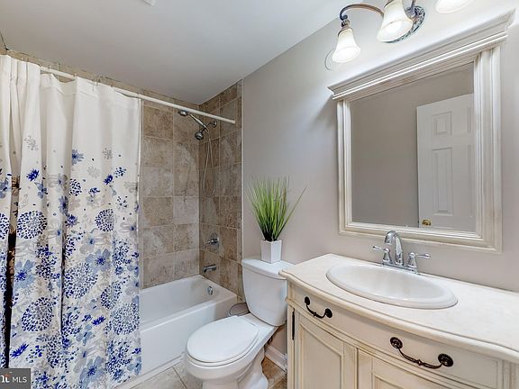 3rd image of 8405 Terra Woods Dr