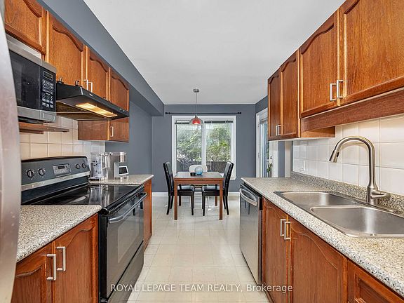 3rd image of 96 Redpath Dr
