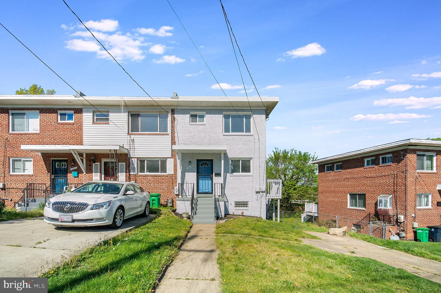 664 Audrey Ln photo 1