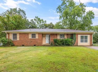 2709 Oaktree Ln NW, Huntsville, AL 35810