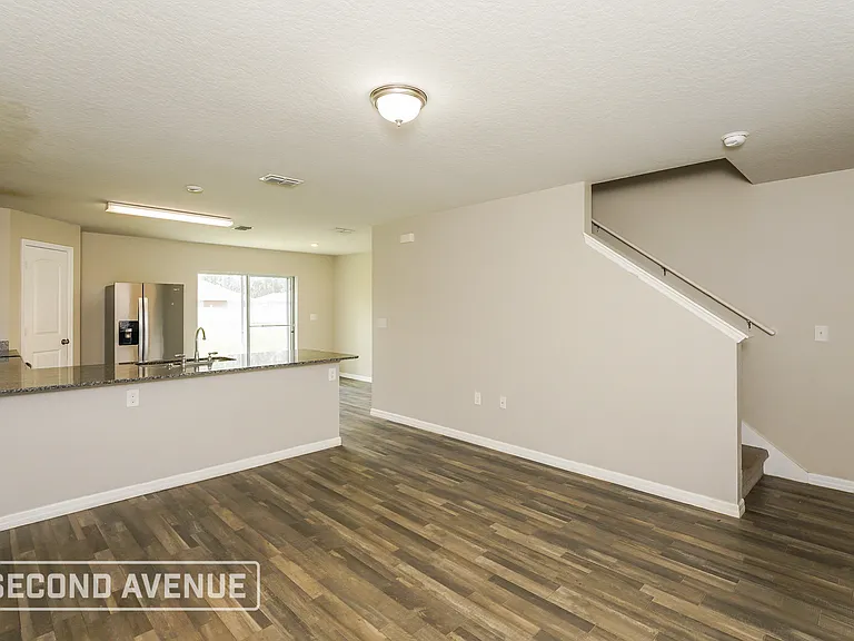41 Raemoor Dr — Photo 5