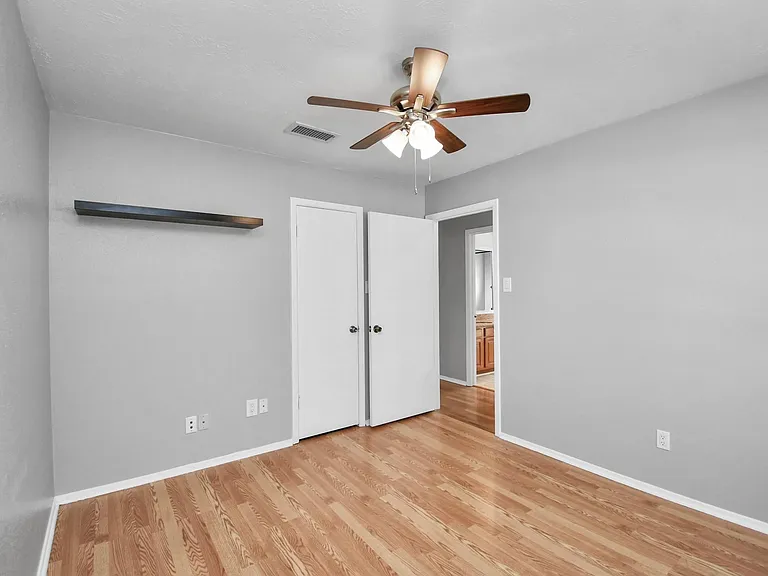 2210 S Ferrisburg Ct — Photo 7
