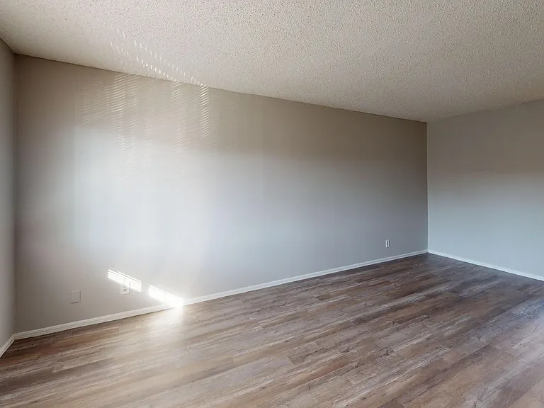 Autumn Ridge Apartments — Photo 16