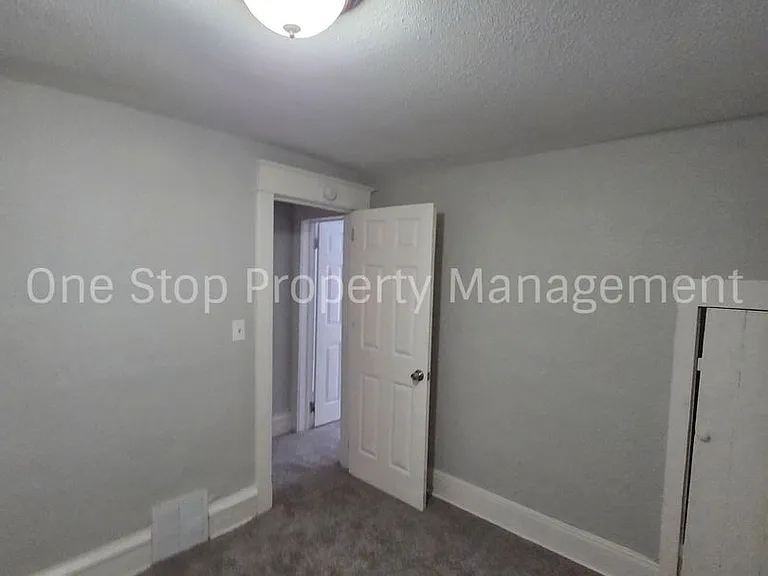 5901 Lexington Ave — Photo 14