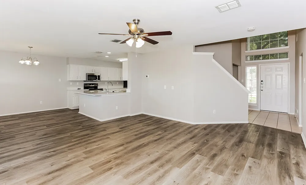 4 bed, 2.5 bath, 2092 sqft, $2,250 — Photo 4