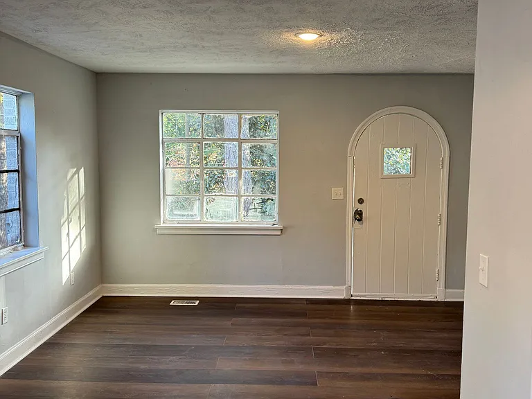 1404 Briarcliff Dr — Photo 6