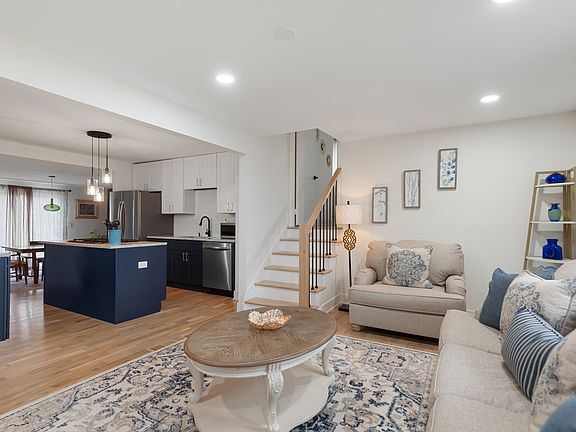 4th image of 128 S Villa Ave