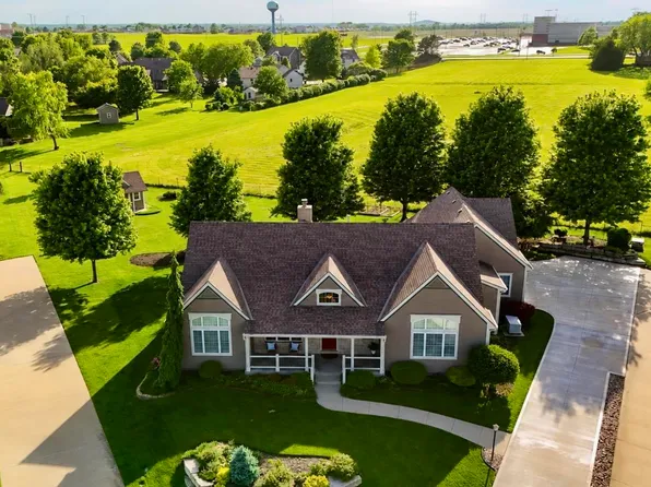 701 Bobwhite Cir, Eudora, KS 66025