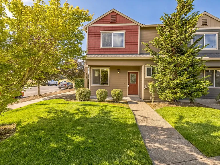2501 Carson Loop — Photo 1