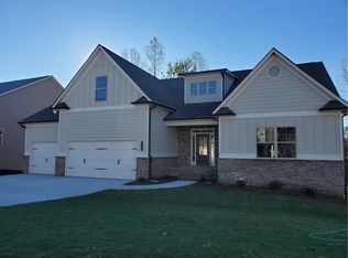 545 Wilbur Dr, Hoschton, GA 30548
