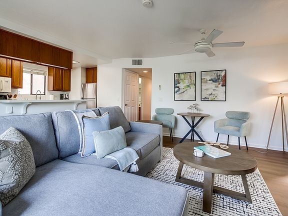 2nd image of 807 Capistrano Pl