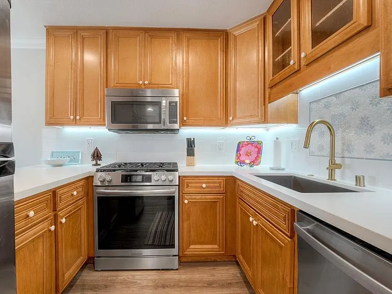 7509 Draper Ave — Photo 8