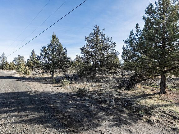 2nd image of NW Dylan Cir