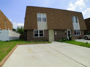 9935 Wingtip Rd, Philadelphia, PA 19115