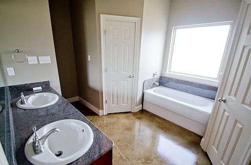 5th image of 29789 Macon Dr