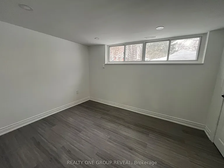 75 Regatta Cres #BASEMENT — Photo 13