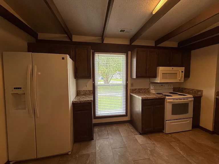 804 Brynn Marr Rd — Photo 3