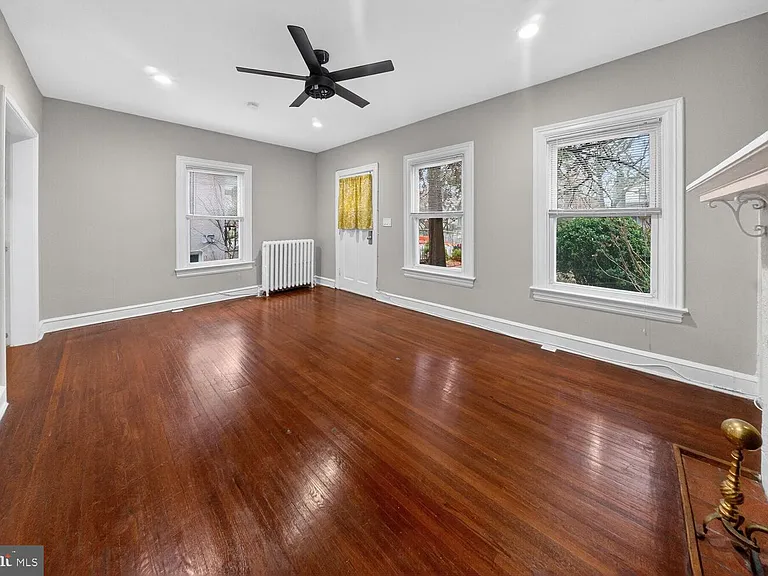 1353 Kennedy St NW — Photo 4