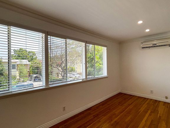 4th image of 849 S Wooster St APT 6