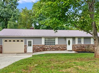 3272 High View Dr, Louisville, TN 37777