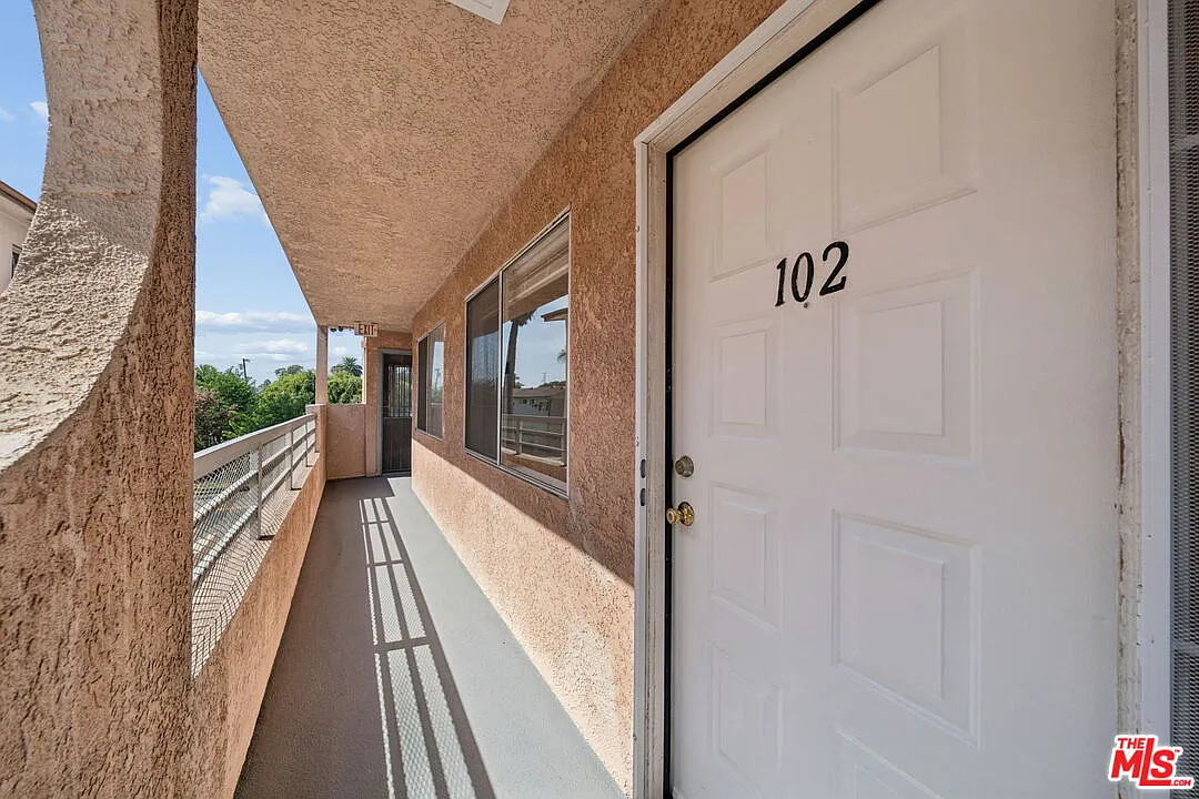 1 bed, 1.0 bath, 712 sqft, $1,850 — Photo 2