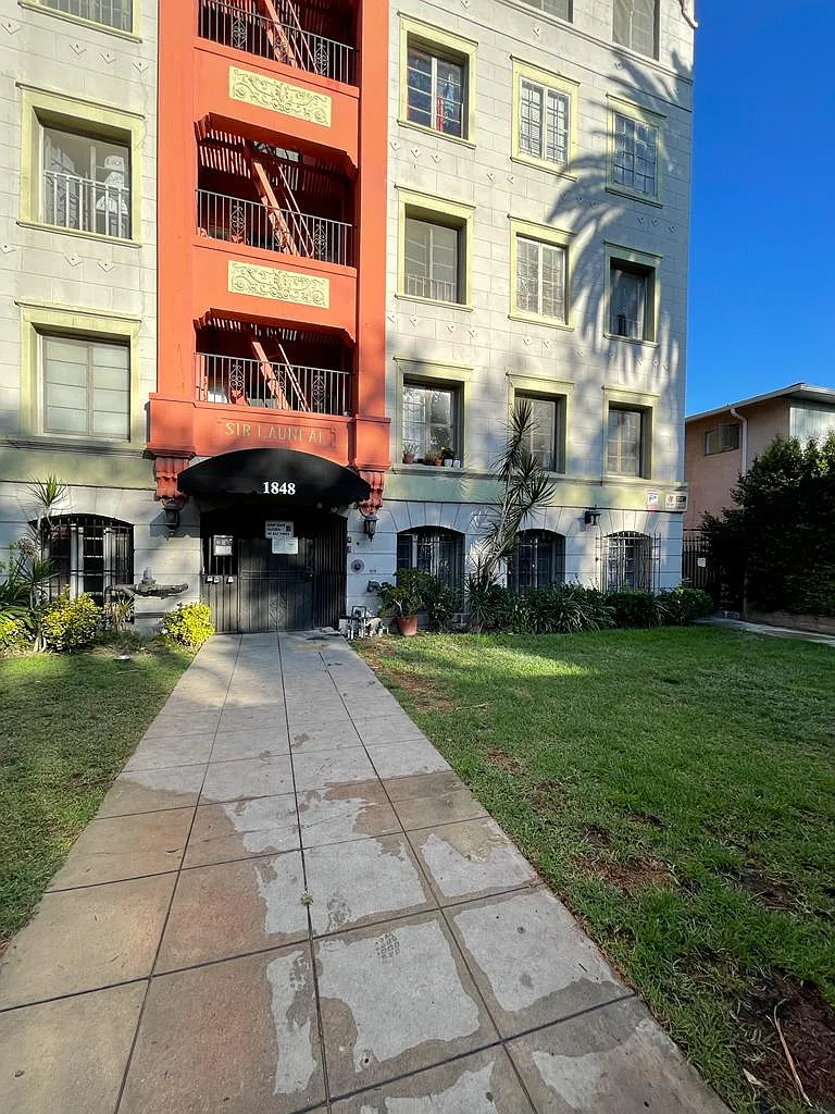 Alexanderia Gramercy Apts — Photo 2