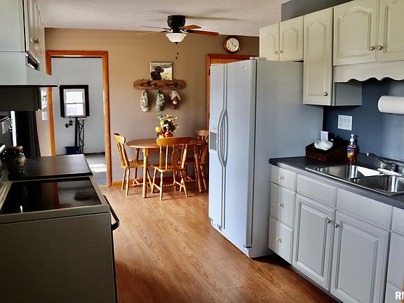 5th image of 205 Cheyenne Dr