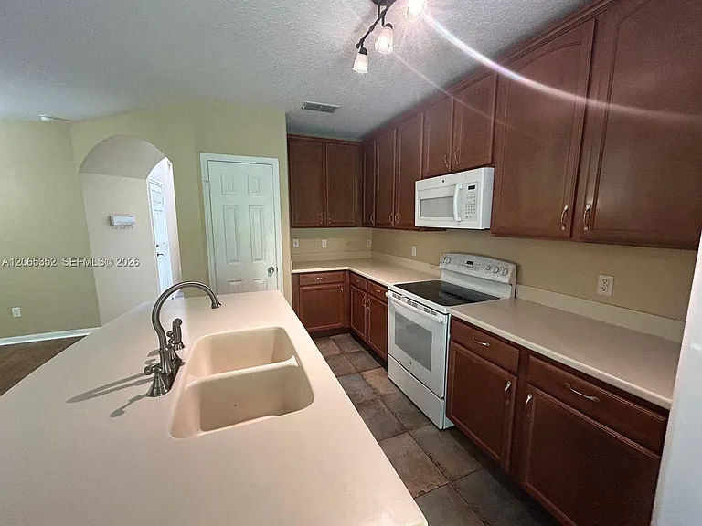6018 Tivoli Gardens Blvd — Photo 14