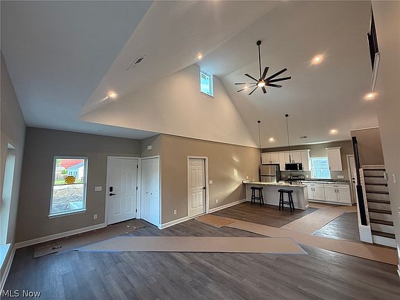 3rd image of 14990 Carol Dr