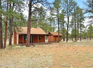 2860 Deer Trl, Overgaard, AZ 85933
