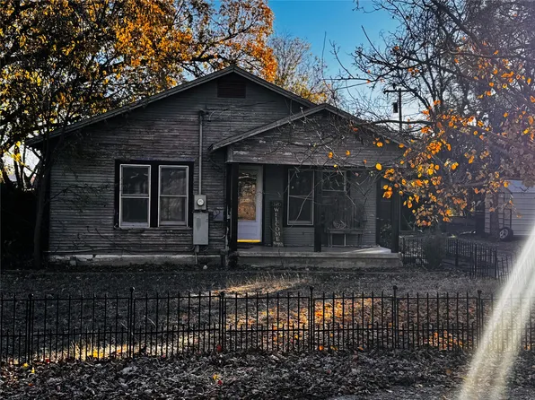 105 Vine St, Bangs, TX 76823