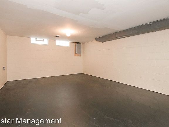 4th image of 9519 Nelson Ave