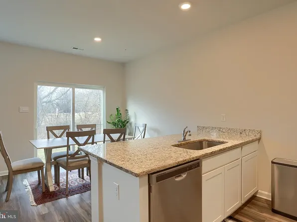 (undisclosed Address), York, PA 17404