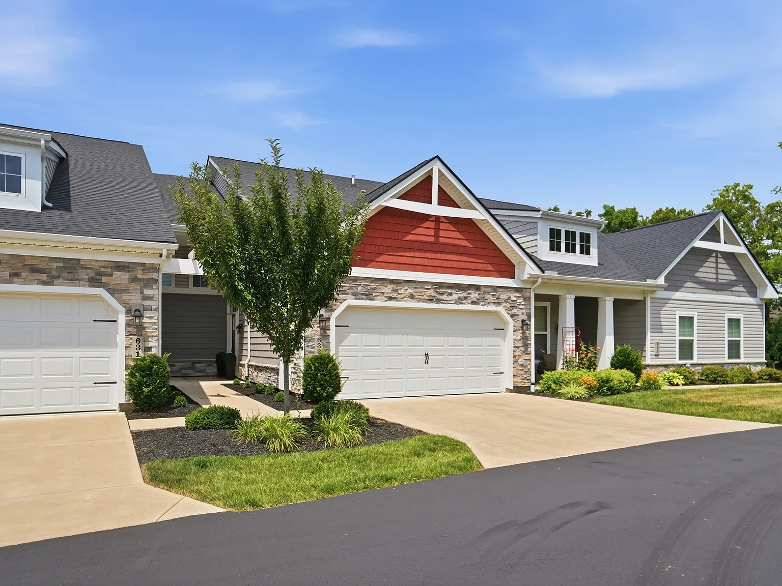 2 bed, 2.5 bath, 1743 sqft, $2,750 — Photo 2
